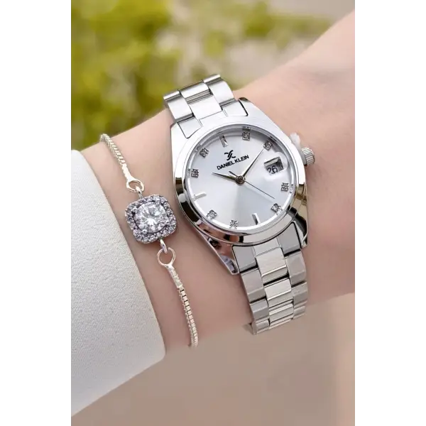 Gümüş Renk 28 Mm Kadın Kol Saati Ve Bileklik
