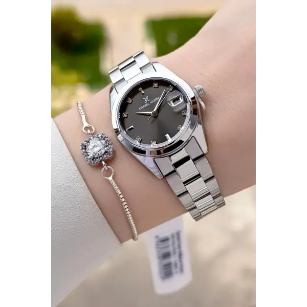 Kadranı Siyah Kordonu Gümüş Renk 28 Mm Kadın Kol Saati Ve Bileklik