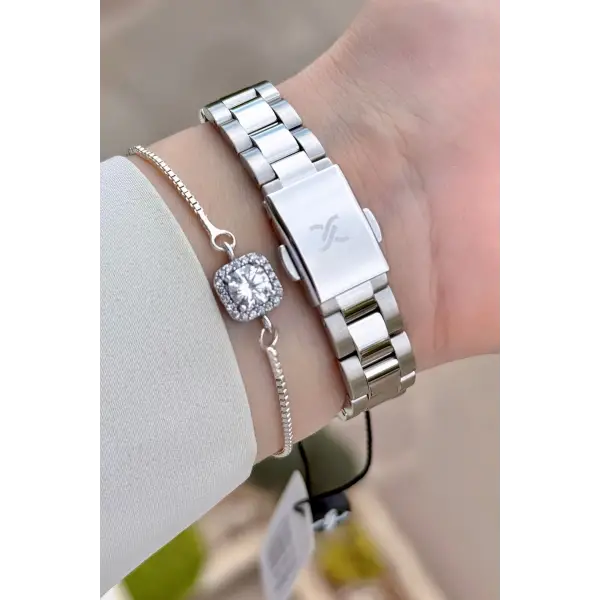 Kadranı Siyah Kordonu Gümüş Renk 28 Mm Kadın Kol Saati Ve Bileklik