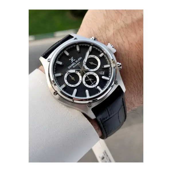 Kasası Gümüş Kordobu Siyah Renk İç Göstergeleri Aktif Erkek Kol Saati