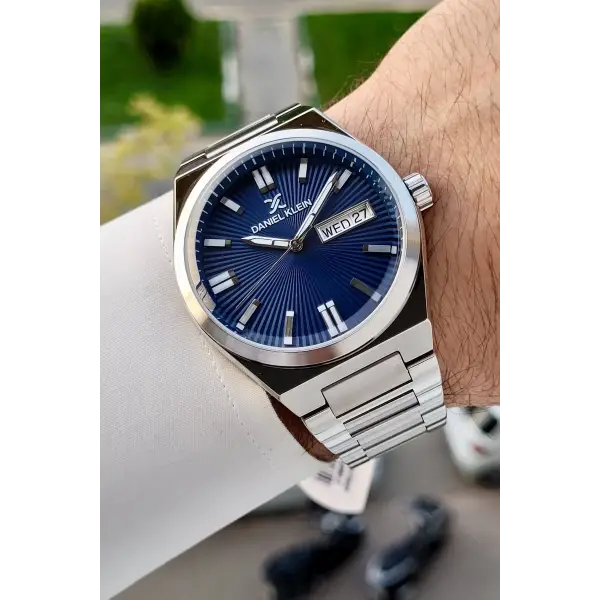 Kadranı Lacivert Kordonu Gümüş Renk İç Göstergeleri Aktif Erkek Kol Saati