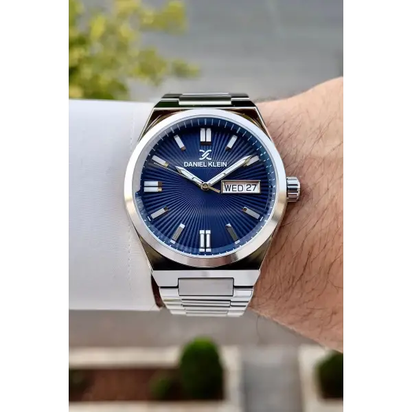 Kadranı Lacivert Kordonu Gümüş Renk İç Göstergeleri Aktif Erkek Kol Saati