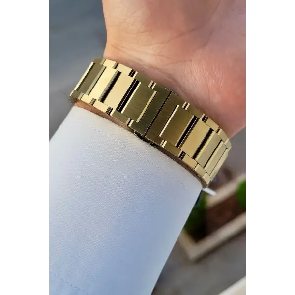 Kadranı Siyah Kordonu Gold Renk İç Göstergeleri Aktif Erkek Kol Saati
