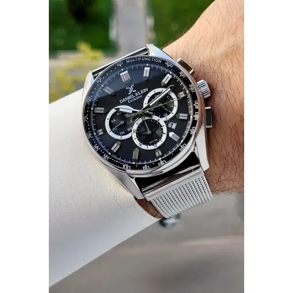 Kadranı Siyah Kordonu Gümüş Renk İç Göstergeleri Aktif Erkek Kol Saati