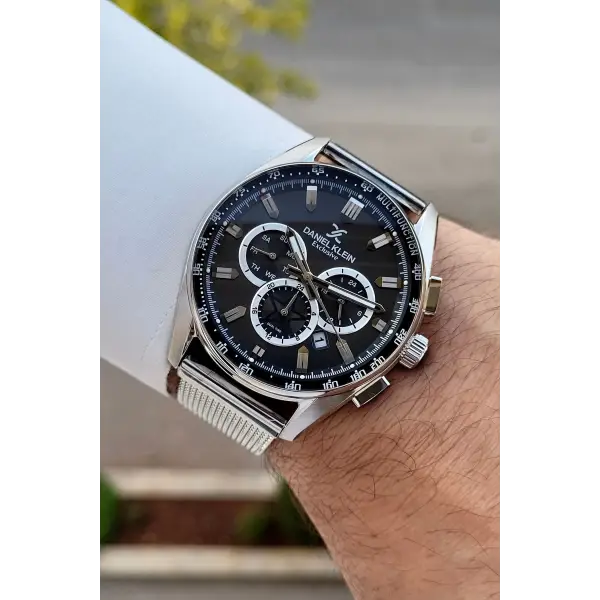 Kadranı Siyah Kordonu Gümüş Renk İç Göstergeleri Aktif Erkek Kol Saati