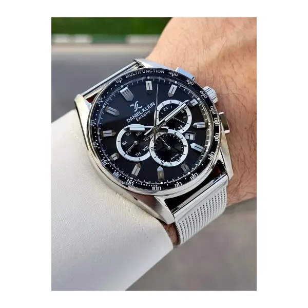 Kadranı Siyah Kordonu Gümüş Renk İç Göstergeleri Aktif Erkek Kol Saati