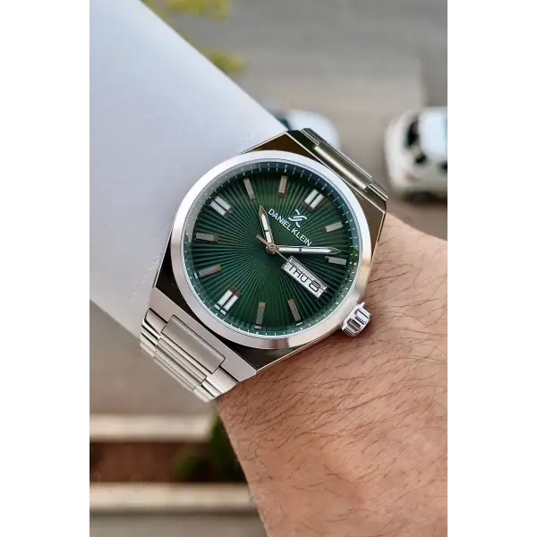 Kadranı Yeşil Kordonu Gümüş Renk İç Göstergeleri Aktif Erkek Kol Saati