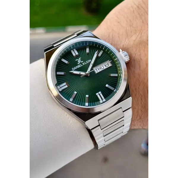 Kadranı Yeşil Kordonu Gümüş Renk İç Göstergeleri Aktif Erkek Kol Saati