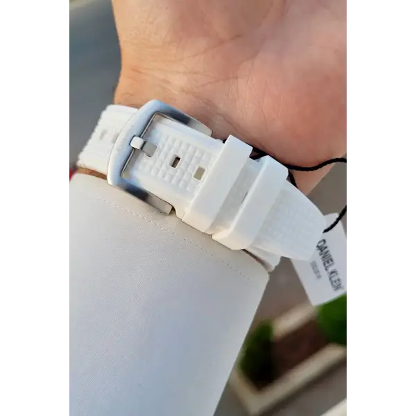 Kasası Gümüş Kordonu Beyaz Renk 44 Mm Göstergeleri Aktif Erkek Kol Saati