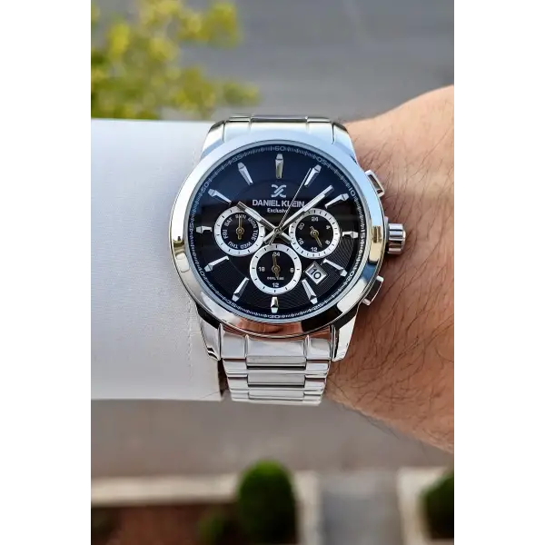 Kadranı Siyah Kordonu Gümüş Renk İç Göstergeleri Aktif Erkek Kol Saati