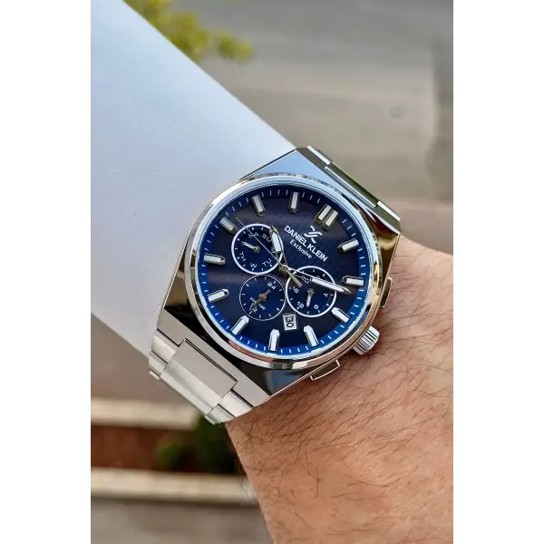 Kadranı Lacivert Kordonu Gümüş Renk İç Göstergeleri Aktif Erkek Kol Saati