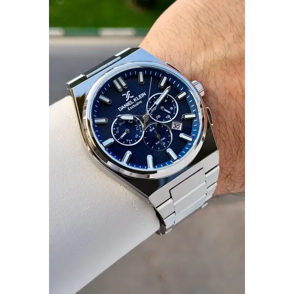 Kadranı Lacivert Kordonu Gümüş Renk İç Göstergeleri Aktif Erkek Kol Saati