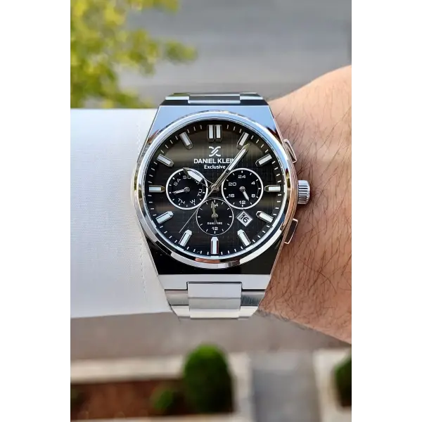 Kadranı Siyah Kordonu Gümüş Renk İç Göstergeleri Aktif Erkek Kol Saati