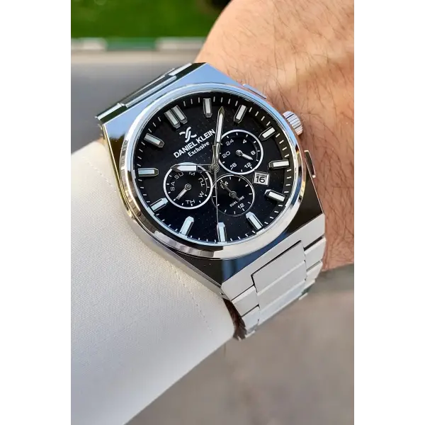 Kadranı Siyah Kordonu Gümüş Renk İç Göstergeleri Aktif Erkek Kol Saati