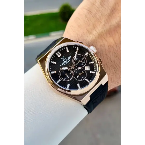 Kasası Rose Kordonu Siyah Renk 44 Mm Göstergeleri Aktif Erkek Kol Saati