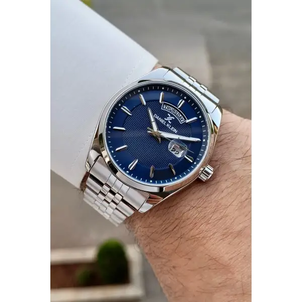 Kadranı Lacivert Kordonu Gümüş Renk İç Göstergeleri Aktif Erkek Kol Saati