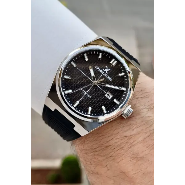 Kasası Gümüş Kordonu Siyah Renk İç Göstergeleri Aktif Erkek Kol Saati