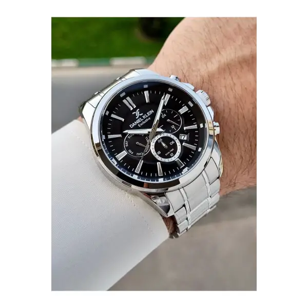 Kadranı Siyah Kordonu Gümüş Renk İç Göstergeleri Aktif Erkek Kol Saati