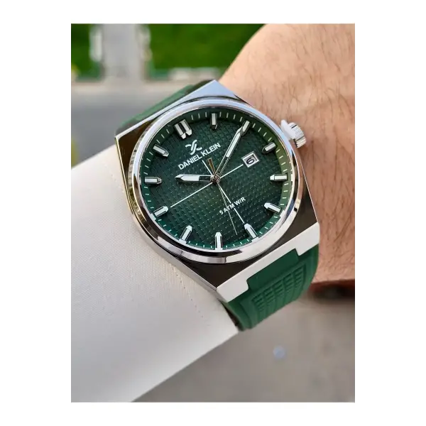 Kasası Gümüş Kordonu Yeşil Renk İç Göstergeleri Aktif Erkek Kol Saati