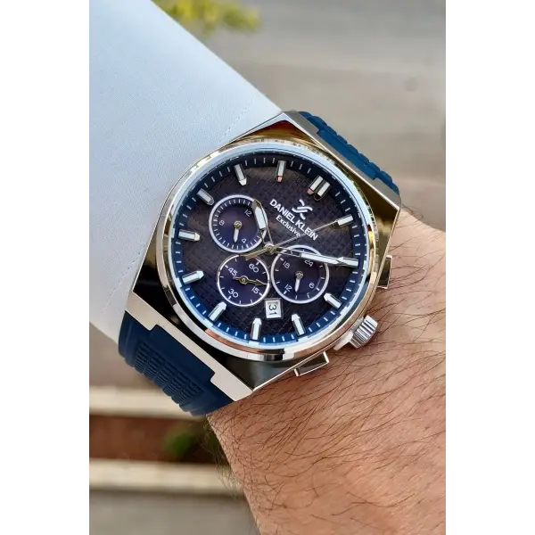 Kasası Gümüş Kordonu Lacivert Renk 44 Mm Göstergeleri Aktif Erkek Kol Saati