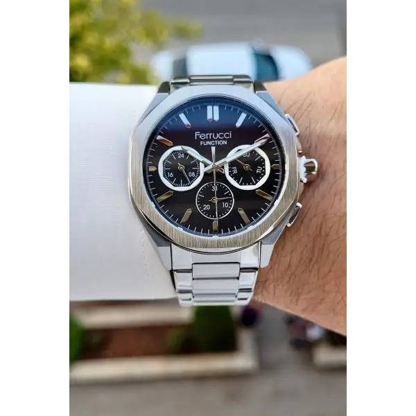 Kadranı Siyah Kordonu Gümüş Renk İç Göstergeleri Aktif Erkek Kol Saati