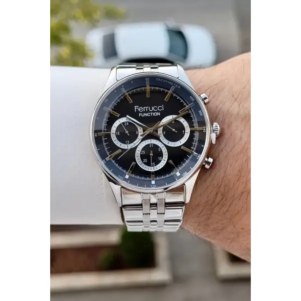 Kadranı Siyah Kordonu Gümüş Renk İç Göstergeleri Aktif Erkek Kol Saati