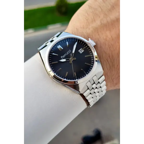 Kadranı Siyah Kordonu Gümüş Renk 41 Mm Takvimli Erkek Kol Saati