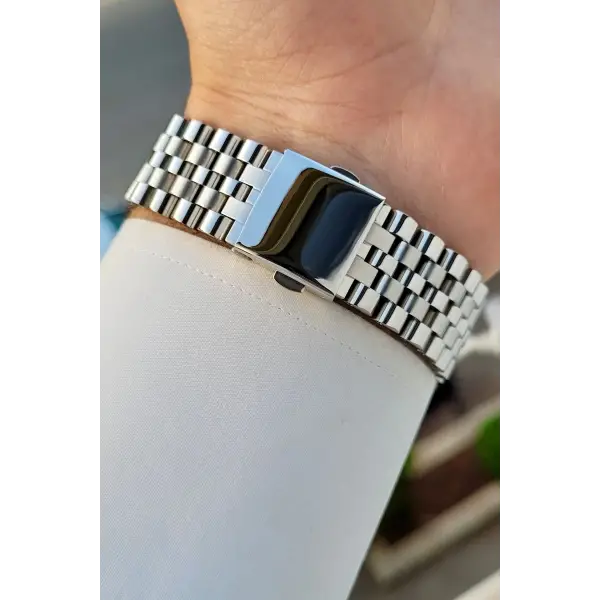 Kadranı Siyah Kordonu Gümüş Renk 41 Mm Takvimli Erkek Kol Saati