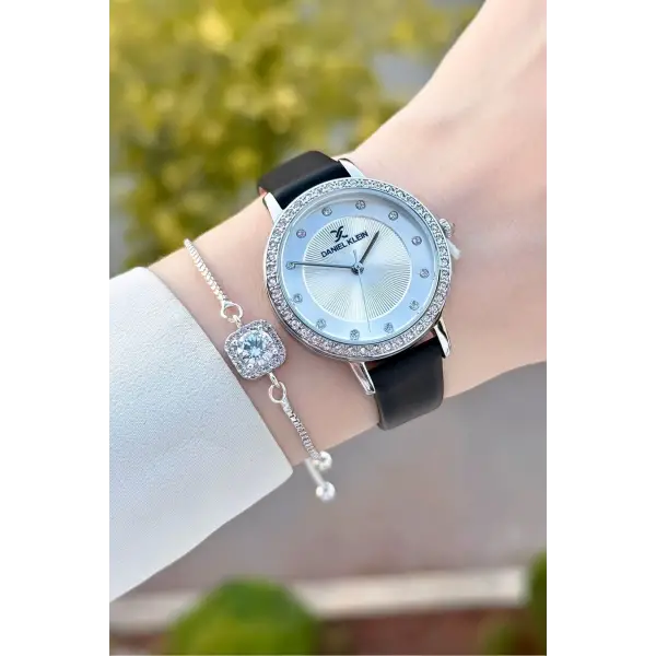 Siyah Renk Deri Kordon Kadın Kol Saati Ve Bileklik