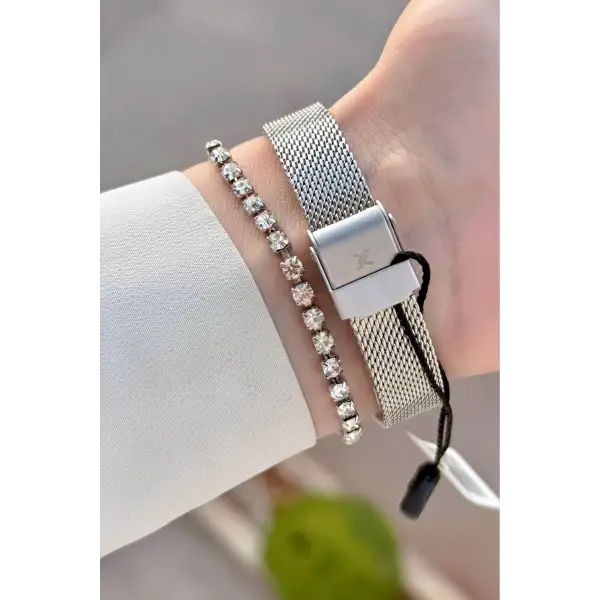 Gümüş Renk Hediye Paketli Kadın Kol Saati Ve Bileklik