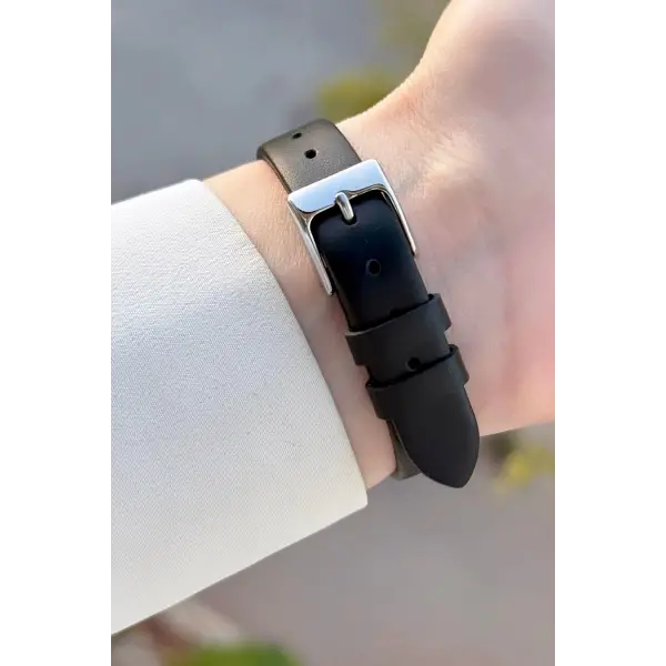 Yeni Model Gümüş Renk Kadın Kol Saati ve Siyah Renk Deri Kordon