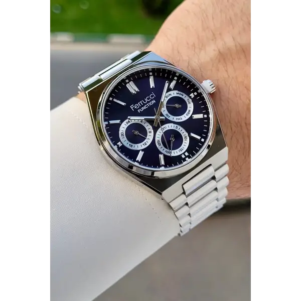 Kadranı Lacivert Kordonu Gümüş Renk İç Göstergeleri Aktif Erkek Kol Saati