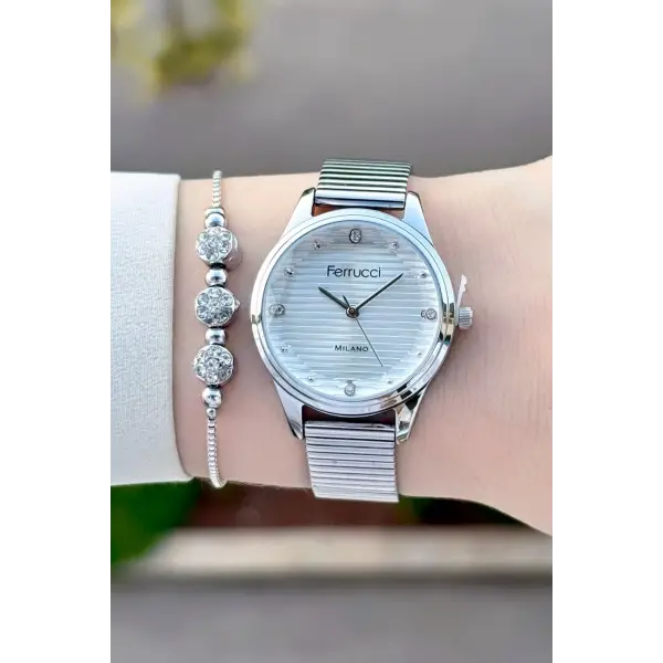 Gümüş Renk Hediye Paketli Kadın Kol Saati ve Bileklik