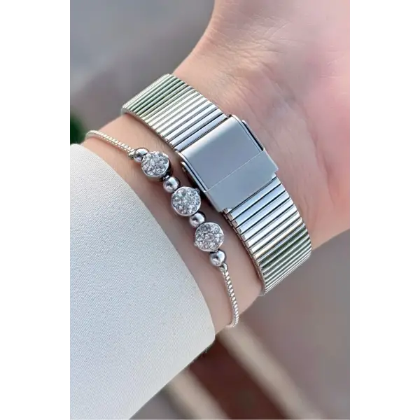 Gümüş Renk Hediye Paketli Kadın Kol Saati ve Bileklik