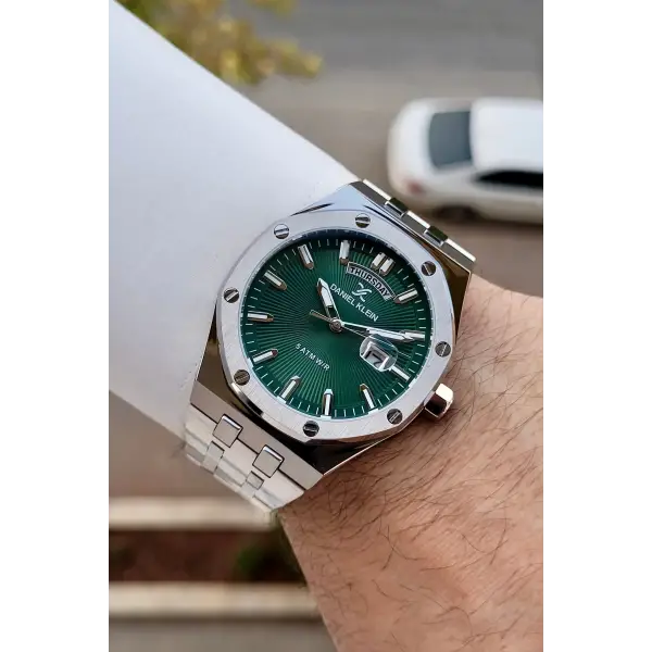 Kadranı Yeşil Kordonu Gümüş Renk İç Göstergeleri Aktif Erkek Kol Saati