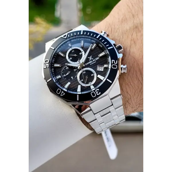 Kadranı Siyah Kordonu Gümüş Renk İç Göstergeleri Aktif Erkek Kol Saati