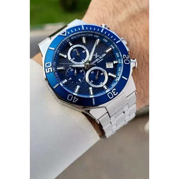 Kadranı Lacivert Kordonu Gümüş Renk İç Göstergeleri Aktif Erkek Kol Saati