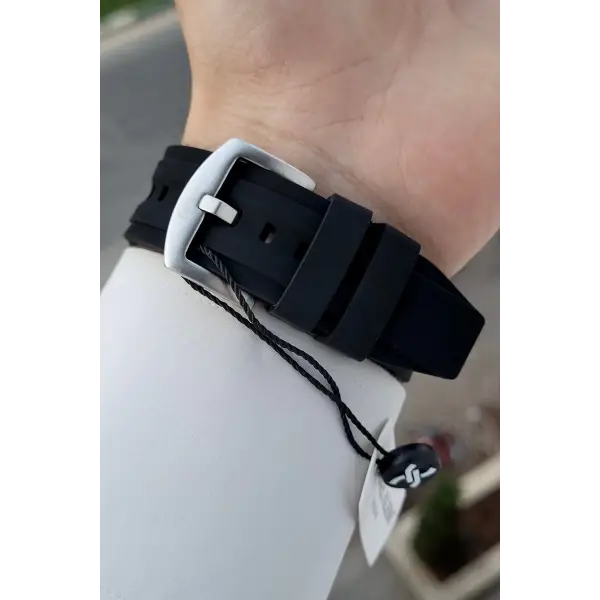 46 Mm Kasası Gümüş Kordonu Siyah Renk İç Göstergeleri Aktif Erkek Kol Saati