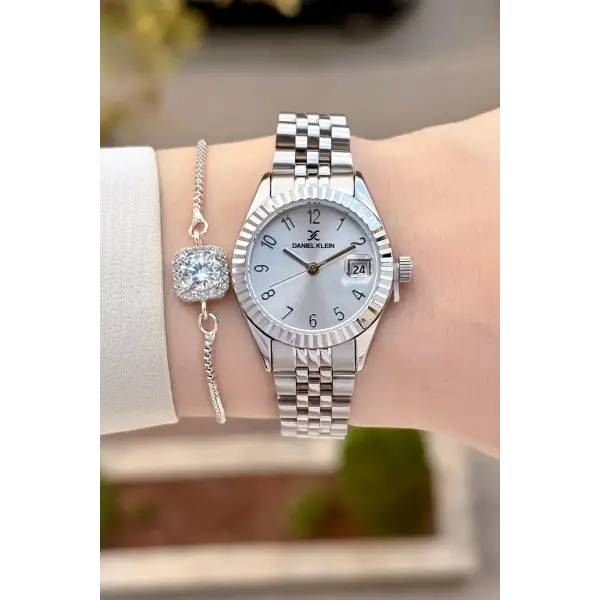 Gümüş Renk 28 Mm Kadın Kol Saati ve Bileklik