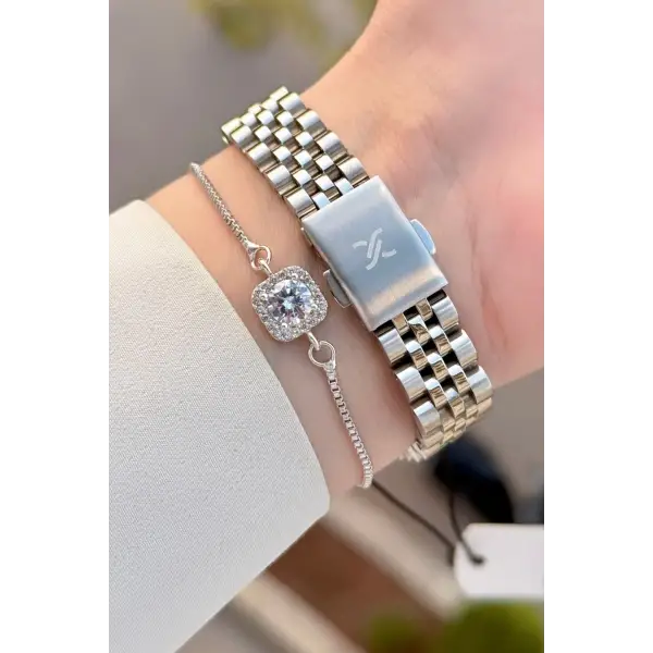 Gümüş Renk 28 Mm Kadın Kol Saati ve Bileklik