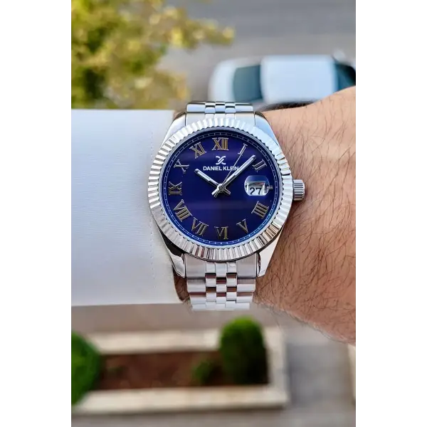 Kadranı Lacivert Kordonu Gümüş Renk İç Göstergeleri Aktif Erkek Kol Saati