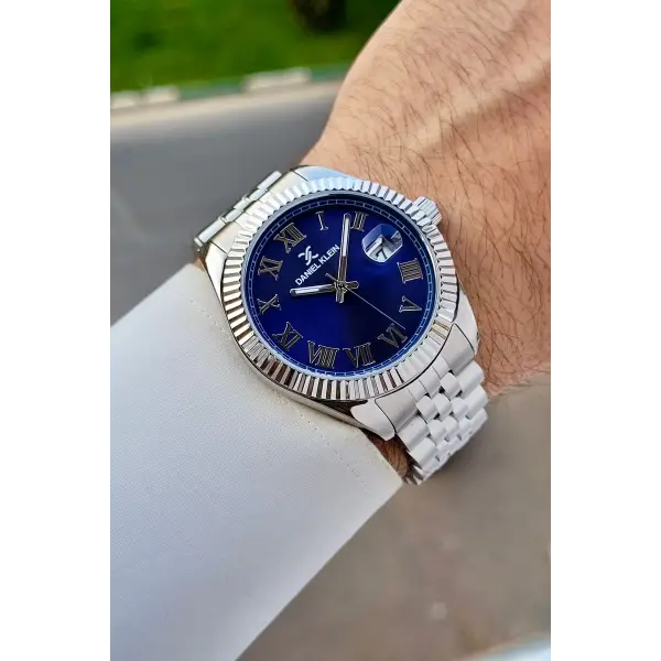 Kadranı Lacivert Kordonu Gümüş Renk İç Göstergeleri Aktif Erkek Kol Saati