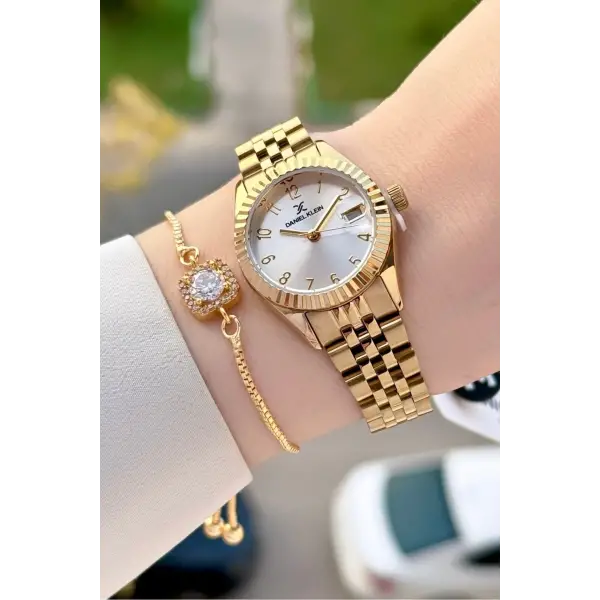 Gold Renk 28 Mm Kadın Kol Saati ve Bileklik