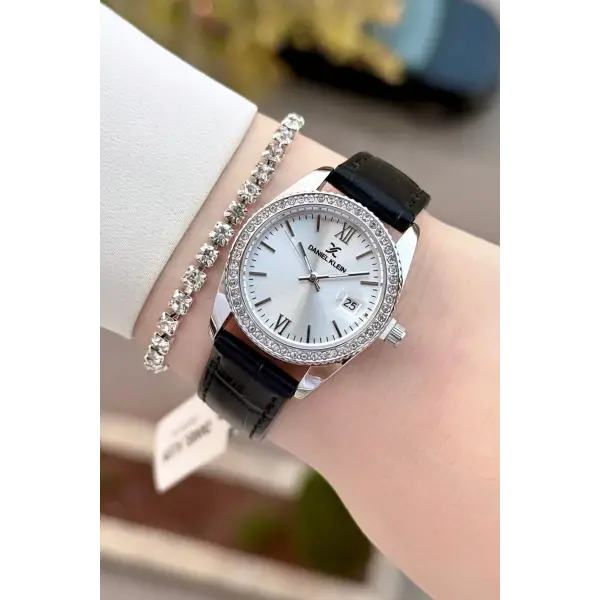 Kasası Gümüş Kordonu Siyah Renk 30 Mm Kadın Kol Saati ve Bileklik