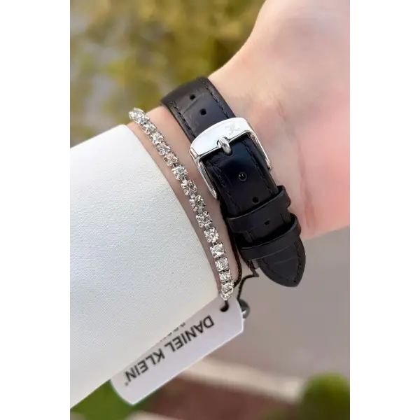 Kasası Gümüş Kordonu Siyah Renk 30 Mm Kadın Kol Saati ve Bileklik