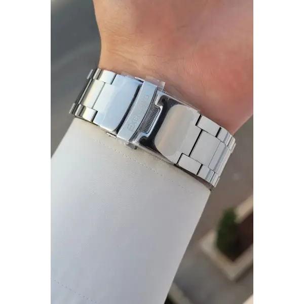 Kadranı Siyah Kordonu Gümüş Renk 47 Mm İç Göstergeleri Aktif Erkek Kol Saati