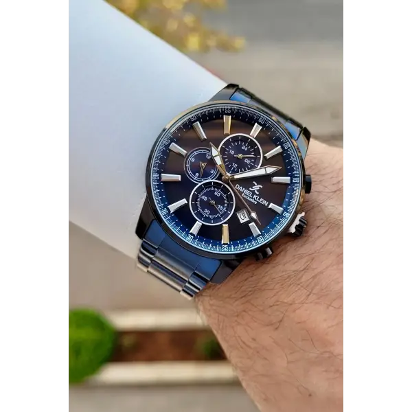 Kasası Siyah Kordonu Lacivert Renk İç Göstergeleri Aktif Erkek Kol Saati