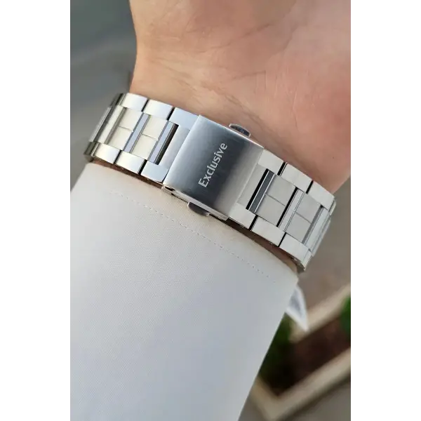 Daniel Klein DKISTE1847 Kadranı Siyah Kordonu Gümüş Renk İç Göstergeleri Aktif Erkek Kol Saati