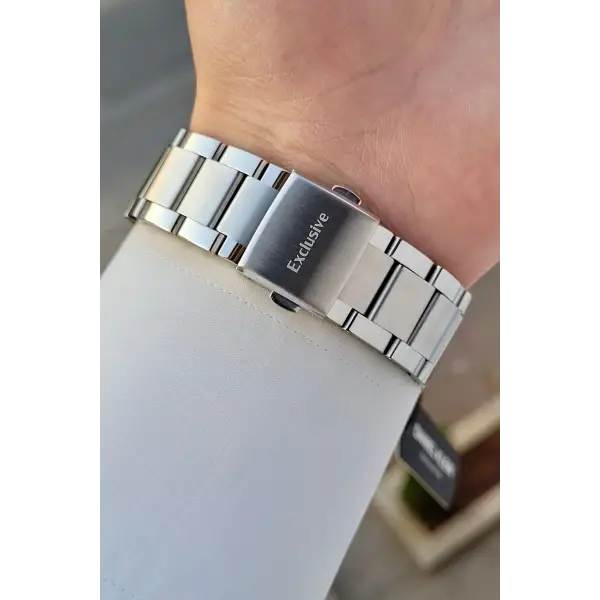 Kadranı Lacivert Kordonu Gümüş Renk İç Göstergeleri Aktif Erkek Kol Saati