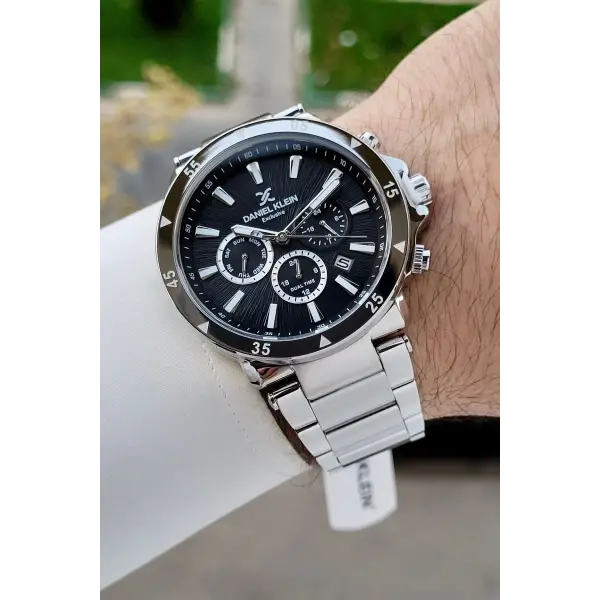 Kadranı Siyah Kordonu Gümüş Renk İç Göstergeleri Aktif Erkek Kol Saati